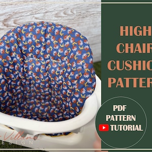 Può includere: Un cuscino per seggiolone blu e marrone con sfondo bianco. Il cuscino è in un seggiolone bianco. Il testo "HIGH CHAIR CUSHION PATTERN" è nell'angolo in alto a destra dell'immagine. Il testo "PDF PATTERN TUTORIAL" è nell'angolo in basso a destra dell'immagine.