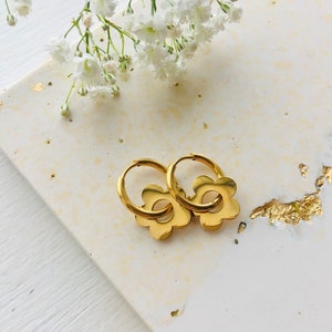 Buy Latest Flower Design Gold Plated Light Weight Earrings Best Price Online