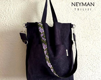 Bolso bandolera de piel de ante vegano azul marino con correa para guitarra y accesorios metálicos