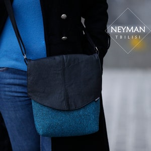 Sac messager à bandoulière en tweed bleu avec cuir véritable noir
