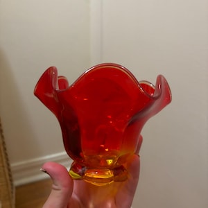 L.E. Smith Amberina footed compote handkerchief glass bowl orange red yellow candy dish MCM 60s 70s Viking LE Smith 5.5in wide 4.25in tall