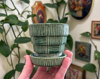 Green Vintage McCoy Pottery Basketweave pattern pot flower planter with drainage hole and built in saucer 3.5in across 3.25in tall 40s 50s