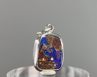 Colgante de plata de ley con ópalo australiano - Motivo de corazón, azul y violeta, hecho a mano