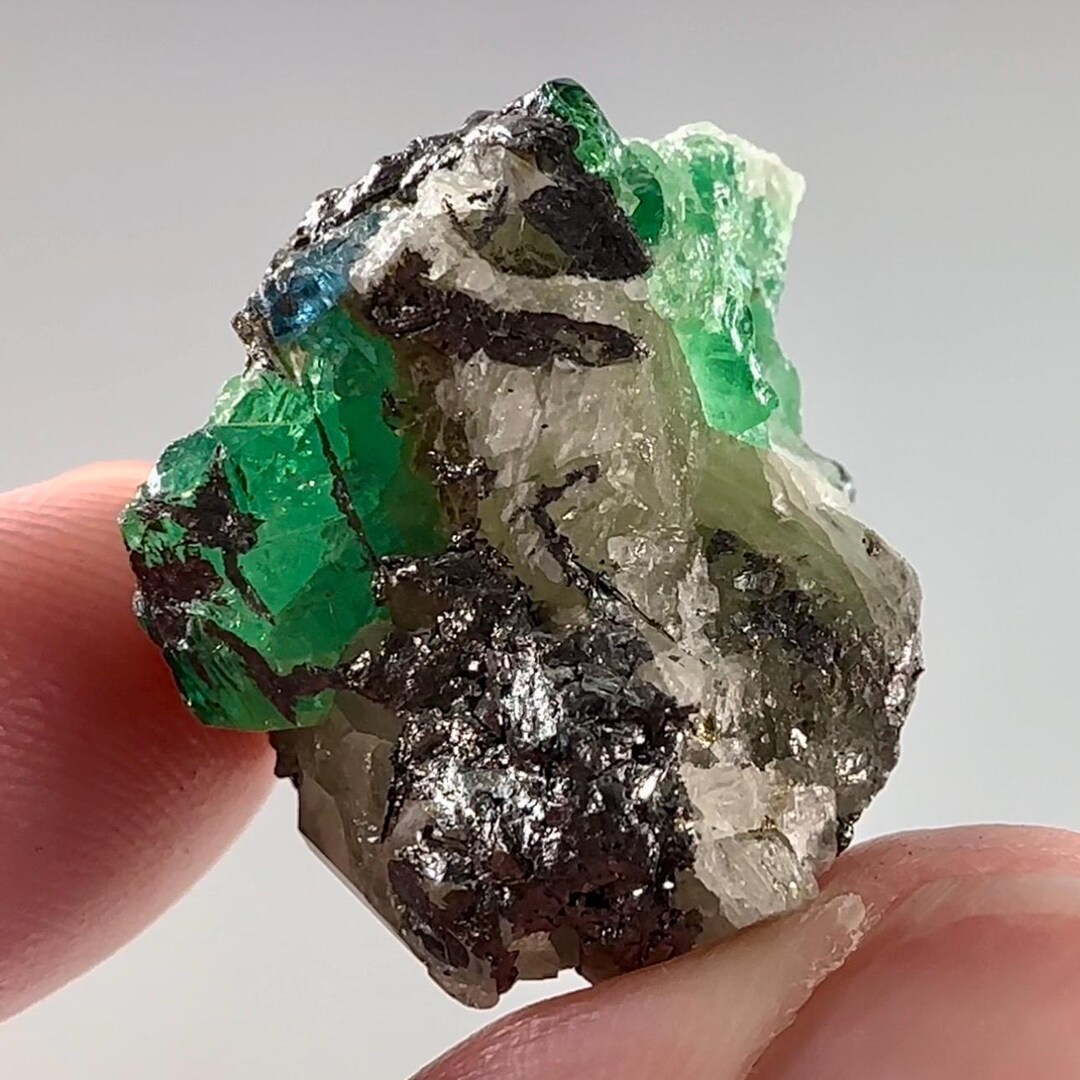 Very Rare Untreated Gem Tsavorite Garnet W/ Blue Apatite, Diopside ...