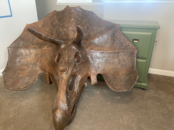 Triceratops Skull Large, Hand Sculpted, Mounted Fossil, Home Décor,  Mantlepiece Alternative for Non-hunters. - Etsy