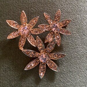 Gorgeous Vintage Monet Gold Tone and Rhinestone Brooch - Etsy