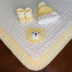 Crochet Baby Blanket, Hat and Booty Set, Baby shower gift, bear blanket, yellow and white baby blanket, newborn baby booties, newborn beanie
