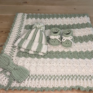 Crochet Baby Boy Blanket with Hat and Booty Set, Baby shower gift, sage green and cream baby blanket, newborn beanie hat, child hat, booties