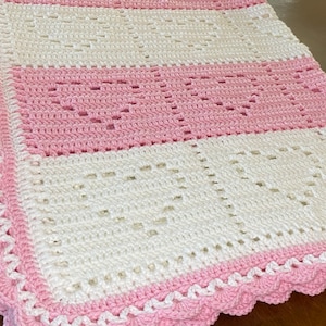 Manta de bebé de crochet con corazones rosas y blancos, regalo de baby shower, manta de crochet hecha a mano, regalo para bebé, manta para niño pequeño, manta para niña