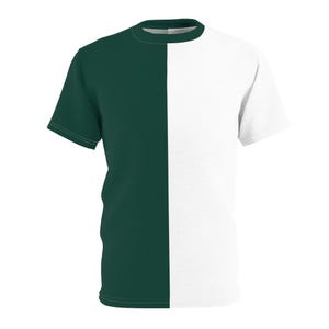 以下が含まれることがあります： ツートンカラーのデザインの半袖Tシャツ。左半分は濃い緑色、右半分は白色です。丸い襟ぐりです。生地は柔らかく快適に見えます。
