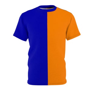 Puede incluir: Una camiseta azul y naranja con una división vertical en el centro.