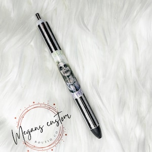 Halloween spooky glittered resin gel pens