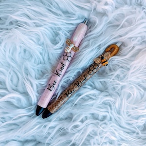 Caneta Glitter Resina Epóxi Honey Bee 3D | Artigos de papelaria feitos à mão com tema de abelha | Presente exclusivo com tema de jardim | Caneta de arte em resina personalizada