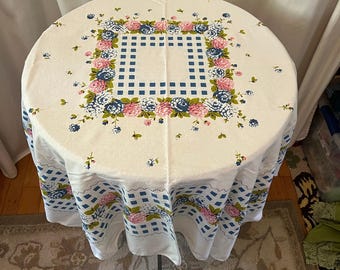 Vintage 50s Farmhouse style tablecloth floral gingham table linen French country