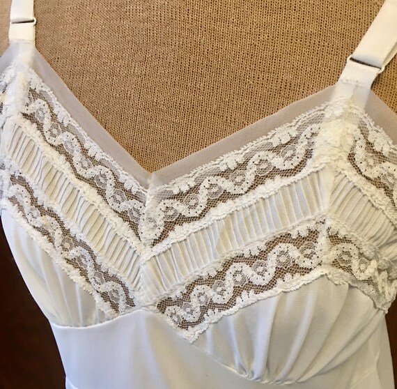 Vintage LOOMCRAFT white open lace slip, 50's lace… - image 3