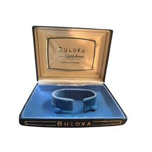 Bulova Fifth Avenue - Etsy display picture 2