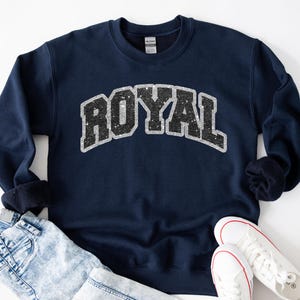 Glitter Text Sweatshirt – Personalized Pullover for Her – Perfect for Gifting on Birthdays, Christmas, or Wedding Celebrations