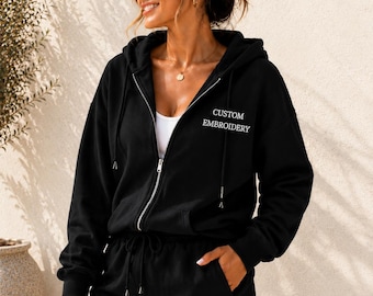 Ensemble lounge brodé personnalisé : sweat à capuche et short brodés