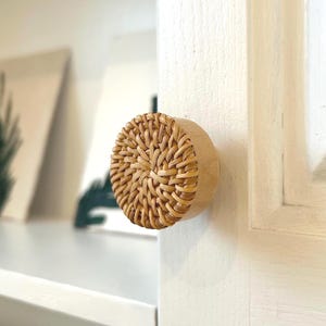 Set of 12 wooden cabinet knobs - Boho accessories - Wooden furniture knobs - Wardrobe knobs - Boho decorations