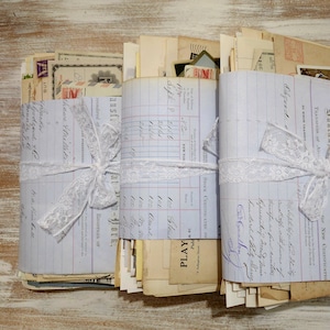 Paquete Paperie: más de 120 hojas con material efímero antiguo y vintage, libros de contabilidad, guiones, postales, cartas, papel tapiz, placas de libros, fotos, mapas y más.