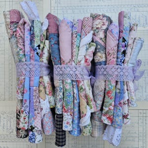 Bündel Vintage und antike handgefertigte Quilt Stücke, antiker Quilt, Vintage handgemachter Quilt, langsamer Stich, Junk Journal, Kunst Journal, Quilt