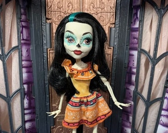 Monster high skelita calaveras doll ~ scarnival~ with stand