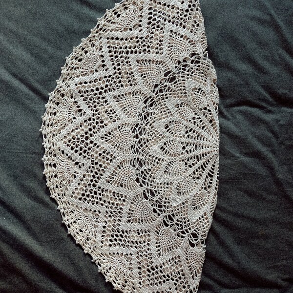 vintage 60's handmade crochet rond tablecloth beige nappe crochet