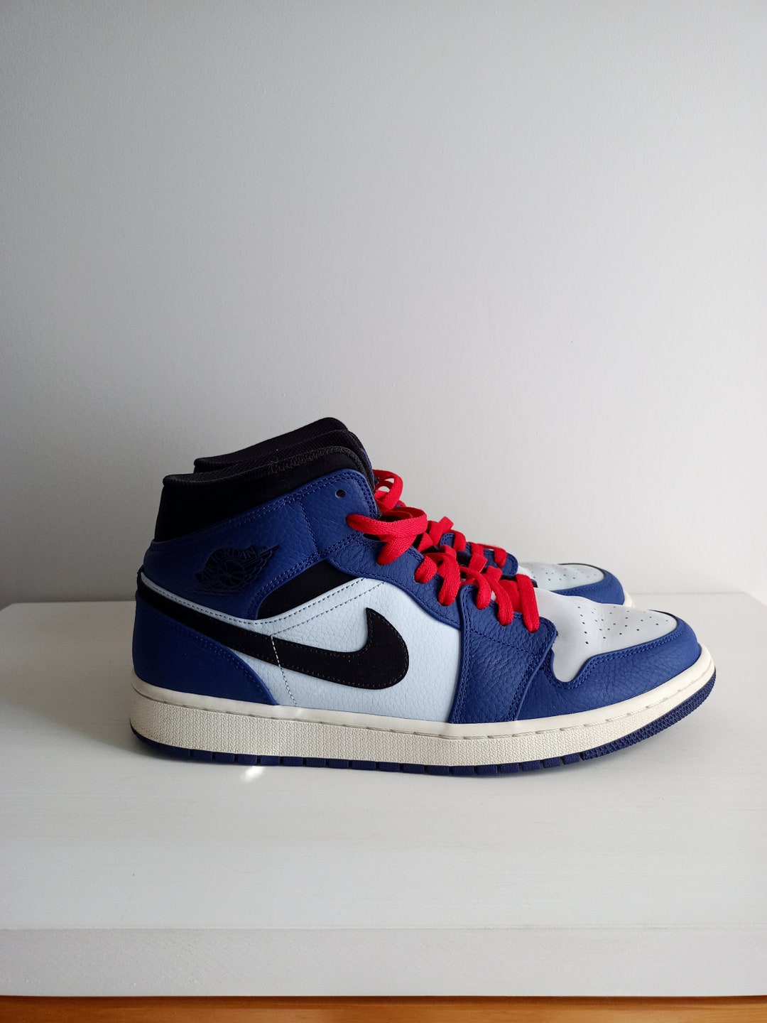 jordan 1 retro mid royal blue