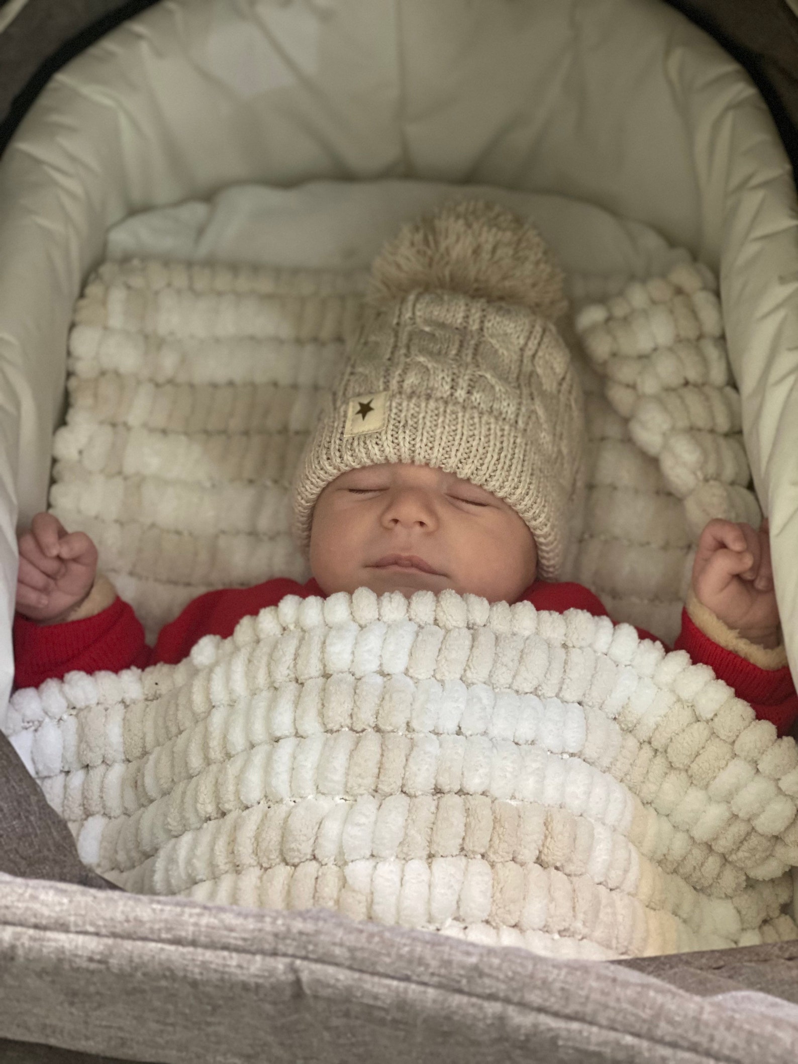 Handmade Pom Pom Baby Blanket: Soft Newborn Gift Handmade Pom Pom Baby Blanket: Soft Newborn Gift