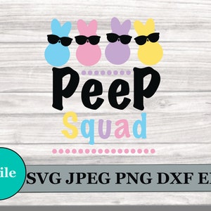 Puede incluir: Cuatro malvaviscos en forma de pollitos de colores pastel que llevan gafas de sol con el texto "Peep Squad" en letras negras.