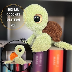 Puede incluir: Un patrón de crochet para una tortuga verde y marrón con ojos grandes. El patrón está disponible para descargar en formato PDF digital.