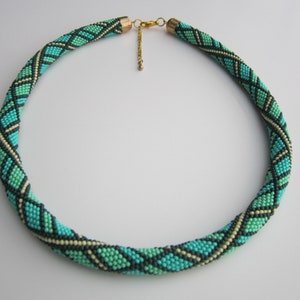groene gehaakte kralen ketting - zaad kralen touw - zaad kralen ketting - kralen sieraden - geometrisch patroon ketting - touw kralen - handgemaakt