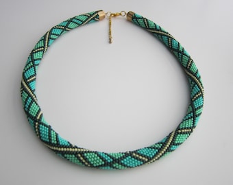 groene gehaakte kralen ketting - zaad kralen touw - zaad kralen ketting - kralen sieraden - geometrisch patroon ketting - touw kralen - handgemaakt