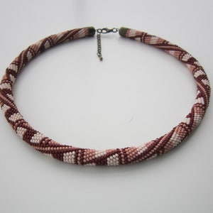 Zaad kralen ketting - bruine tinten - gehaakte ketting - dikke kraal ketting - geometrisch patroon - bruine kralen ketting - zaad kralen sieraden