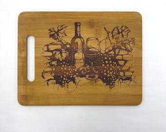 Wine & Grapevine Bamboo Cutting Board – Laser Engraved Vineyard Kitchen Decor