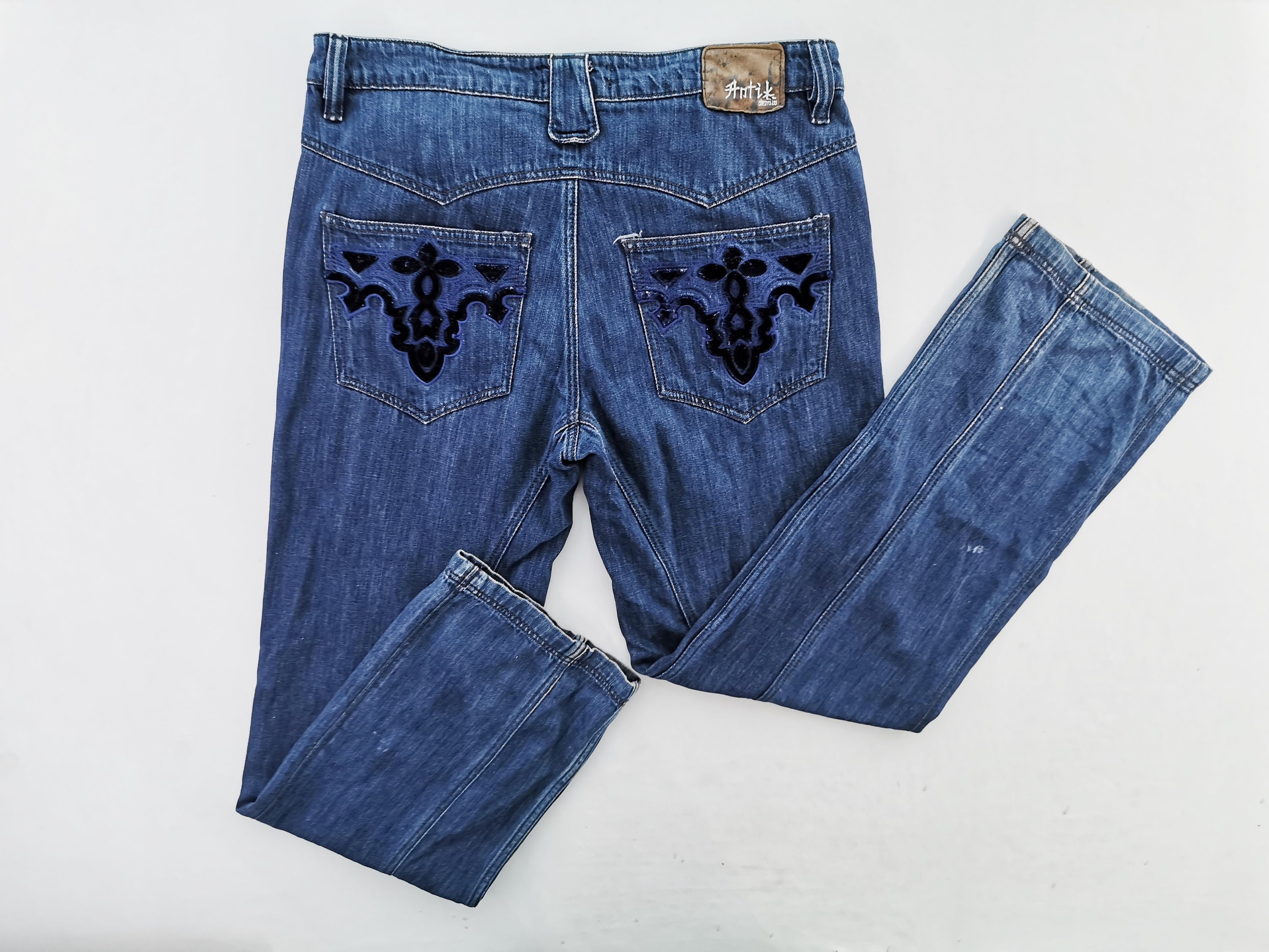 パンツ ANTIK DENIM ANTIK DENIM （アンティークデニム）、デニムパンツ、刺繍