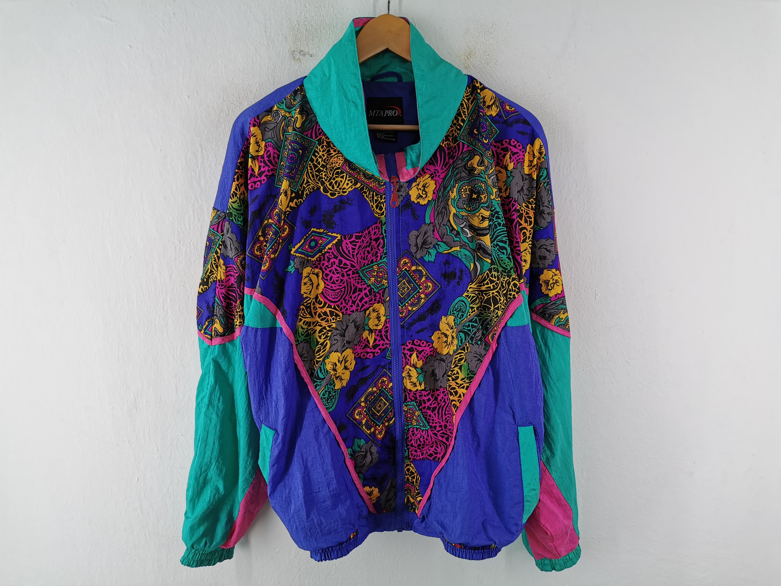 MTA Pro Jacket Vintage 90s Nylon Floral Multicolor Jacket MTA Pro Jacket Vintage 90s Nylon Floral Multicolor Jacket