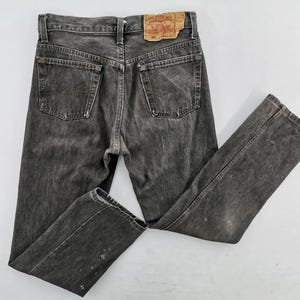 Calça jeans Levis 501 vintage desgastada dos anos 90, Levis 501, fabricada nos EUA, tamanho 30