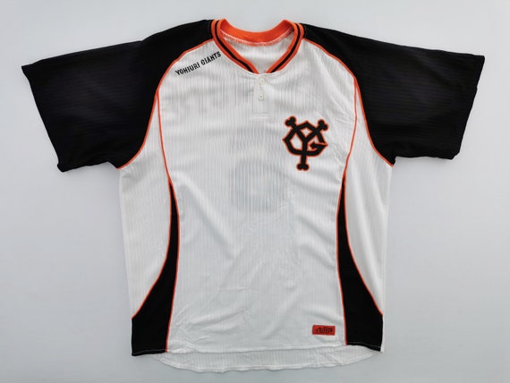 Yomiuri giants best sale uniform
