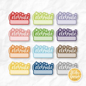 Puede incluir: Doce etiquetas imprimibles con un diseño de estrellas blancas y la palabra "Celebrate" en texto blanco. Las etiquetas están en varios colores, incluyendo rojo, verde, rosa, naranja, azul, marrón, amarillo y gris.