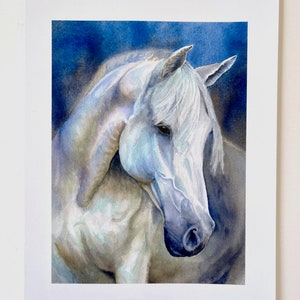 Tarjeta de felicitación tamaño A5 de Midnight Mare, basada en una acuarela original de Kirstie Trobe Fine Art. Interior en blanco.