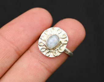 Oval Moonstone Ring- Dainty Stone Ring For Her- Bronze Everyday Jewelry- Gemstone Statement Jewelry- Unique Item For Bridal Easter Gift Mom