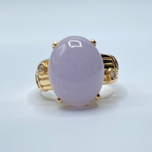 Vintage Light Lavender Jade Ring | Diamond Accent | 14K Yellow Gold