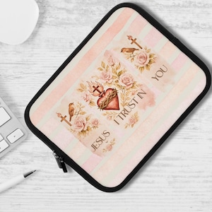 Housse pour ordinateur portable sacré-coeur style vintage bohème personnalisée - étui floral bohème catholique, cadeaux citation prière de Jésus, accessoire technique de rentrée