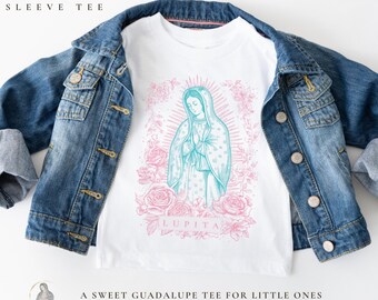Vår Fru av Guadalupe Långärmad T-shirt för småbarn | Personlig namn Marian-tröja