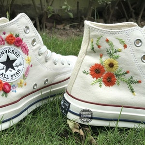Embroidered converse/ Converse embroidery/ Converse custom/ Embroidered shoes/ Converse embroidered flowers