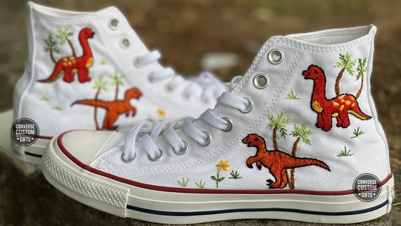 Chuck taylor dinosaur top