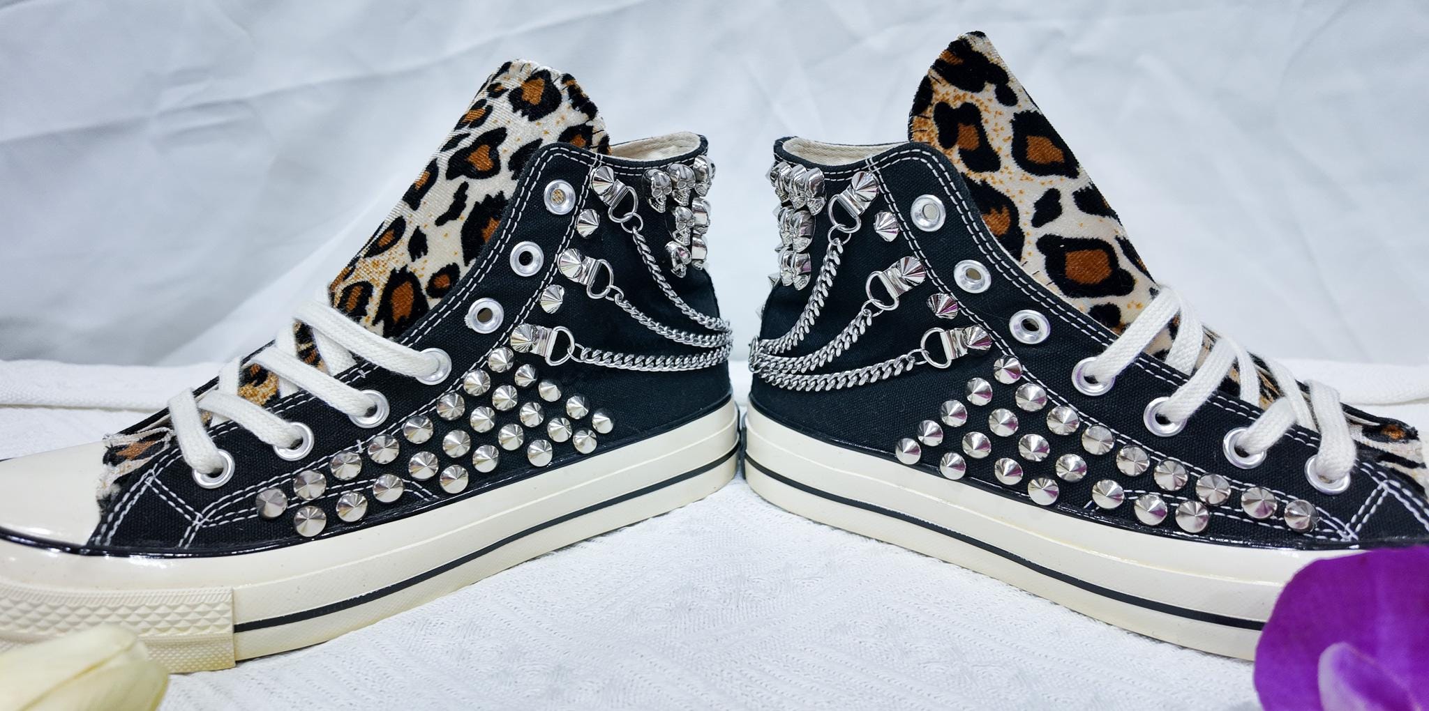 靴 Leopard Studs Leather High Cut Sneaker Leopard Print Studded Converse Chuck Taylor High Tops: Punk Rock