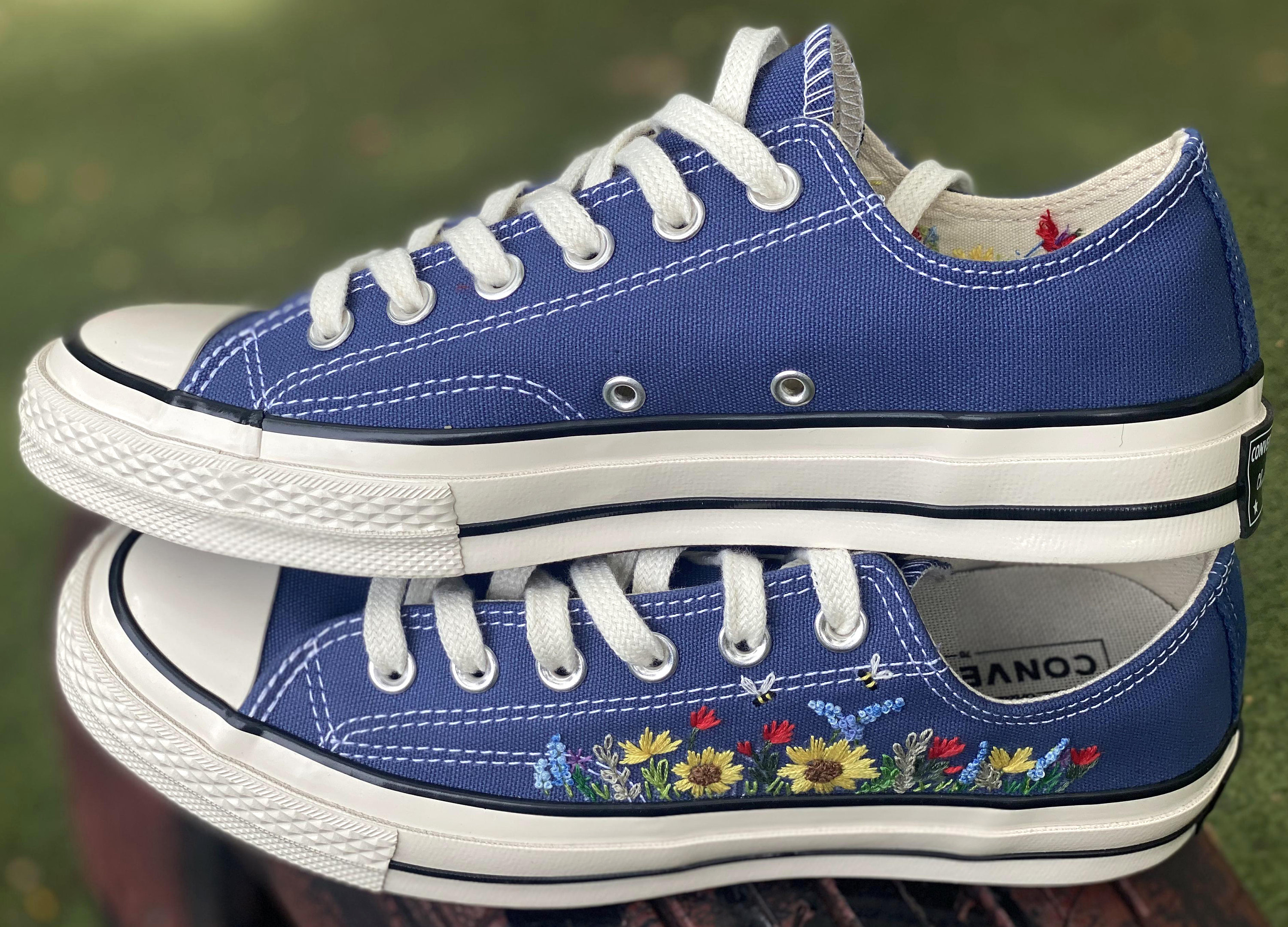 Hand Embroidered Sunflower Converse Chuck 70 Low-top Shoes - Etsy