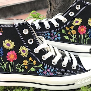 Embroidered converse/ Converse embroidered flowers/ Converse Custom Flower Embroidery/ Convesr Chuck Taylor Embroidered Personalized
